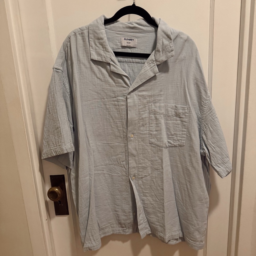 Old Navy Men's Light Blue Button Down Shirt